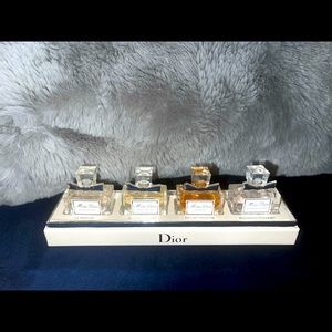 ‼️Dior PERFUME. ‼️4 perfumes. Never been used. Brand new!!